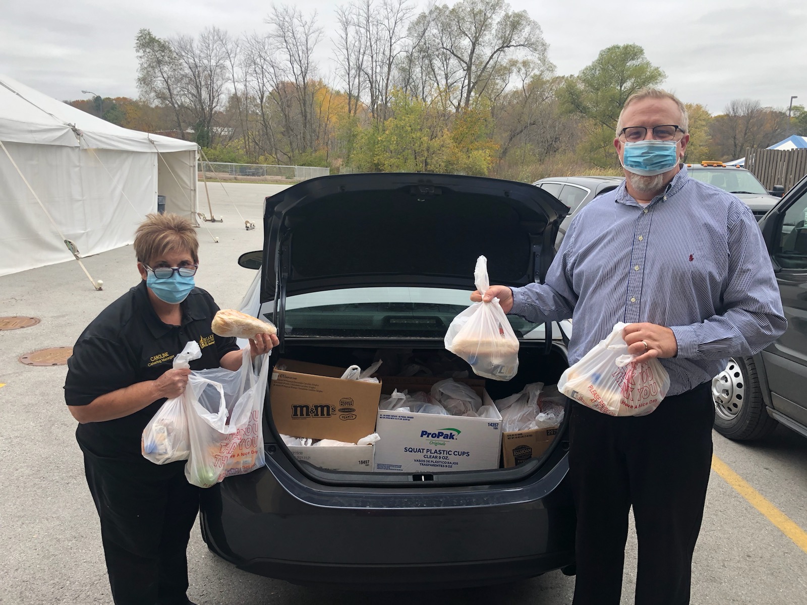 LU Green Bay Center, Main Campus team up to aid homeless shelter