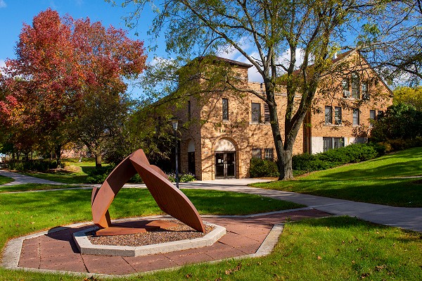 Lakeland University campus and library